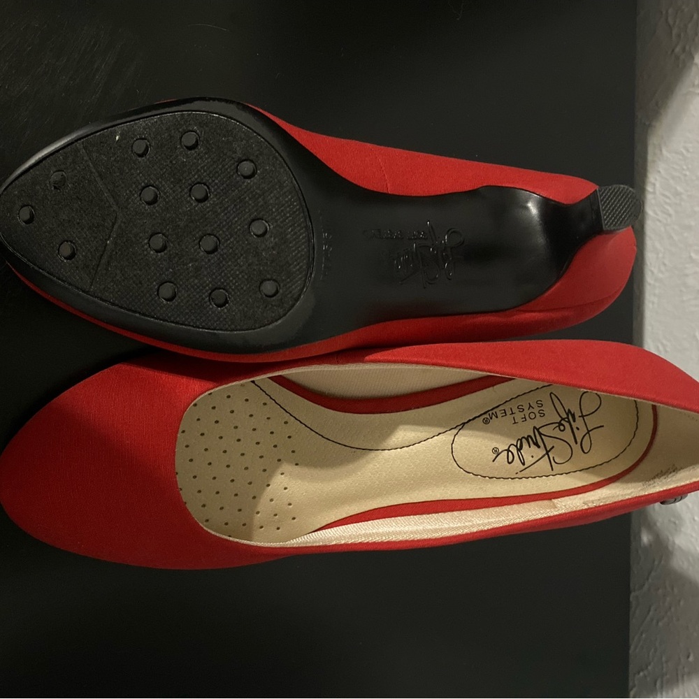 Red LifeStride pumps - Picture 6 of 6